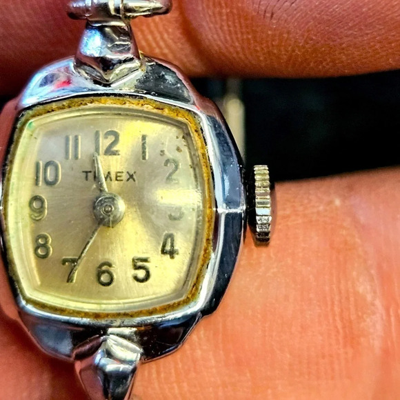 Authentic American Heritage Accessories - Vintage 30s or 40s American Heritage women’s watch works well